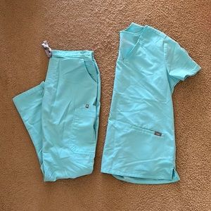 Figs scrubs set